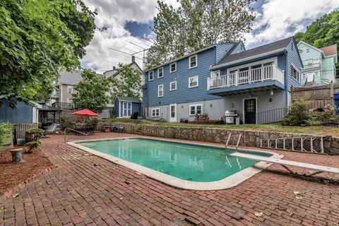 67 Cook Ave, Chelsea, MA 02150