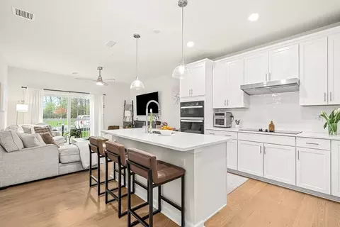 300 Martins Lndg #103, North Reading, MA 01864