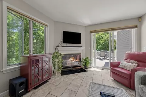 Living - 78 Hammersmith Dr, Saugus, MA 01906 photo 5 of 5