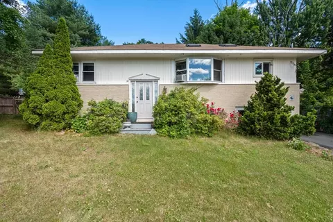 10 Hopkinton Rd, Upton, MA 01568