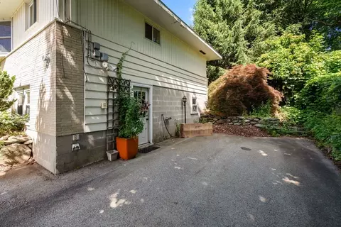 Exterior - 10 Hopkinton Rd, Upton, MA 01568 photo 3 of 8