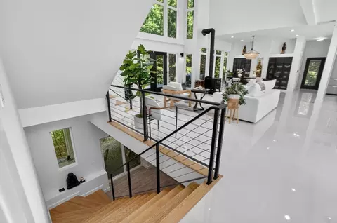 Entry Way - 8 Mill Rd, Rowley, MA 01969 photo 4 of 5