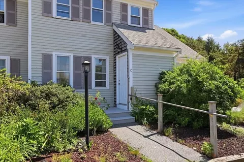 18 Woodview Dr #C, Falmouth, MA 02540
