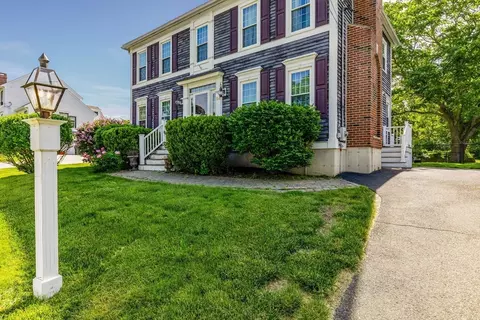 54 Old Merrill St, Amesbury, MA 01913