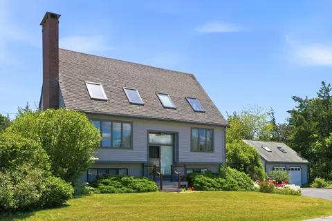 47 Anchorage Rd, Falmouth, MA 02556