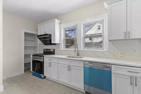 113 Elm Ave, Quincy, MA 02170