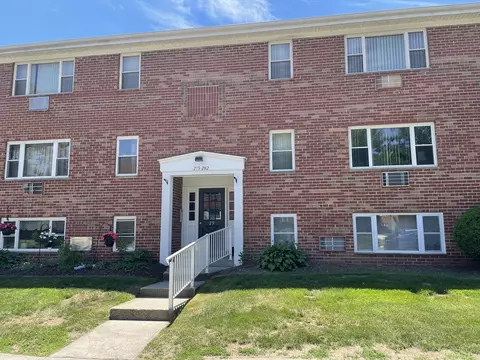 282 Regency Park Dr #282, Agawam, MA 01001