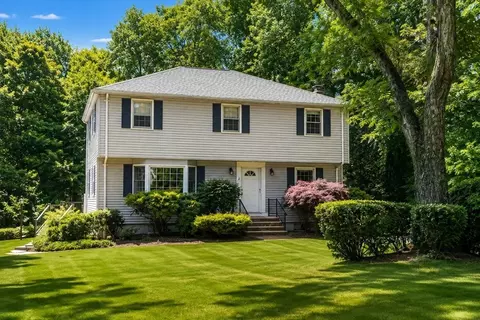 2 Stone Dr, Northborough, MA 01532
