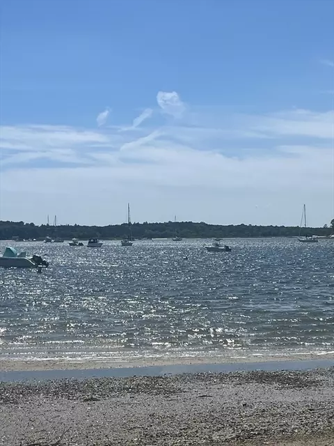 15 Nanumett St, Buzzards Bay, MA 02532