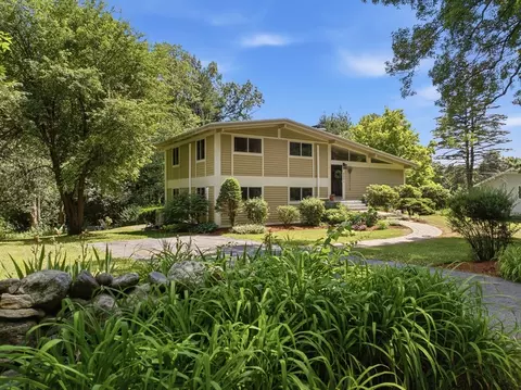 222 Brewer St, Northborough, MA 01532