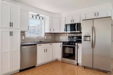 Kitchen - 3 Sring St #3, Everett, MA 02149 photo 4 of 5