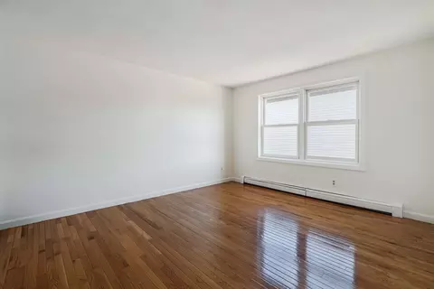 Living - 3 Sring St #3, Everett, MA 02149 photo 4 of 6