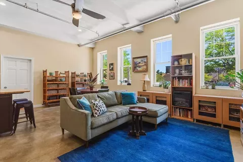 960 Broadway #2, Chelsea, MA 02150