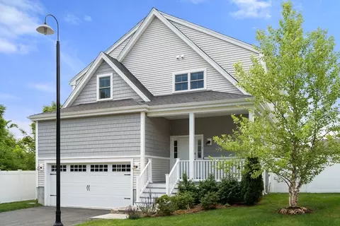 1 Sumner St #7, Norfolk, MA 02056