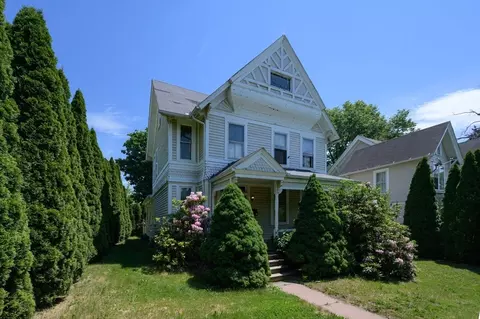 415 Maple St, Springfield, MA 01105