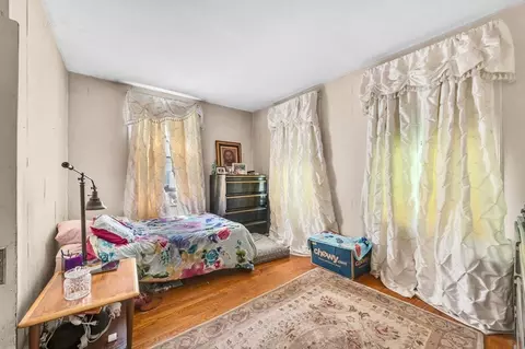 Bedroom - 415 Maple St, Springfield, MA 01105 photo 1 of 4