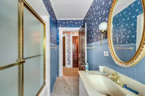 Bath - 415 Maple St, Springfield, MA 01105 photo 2 of 3