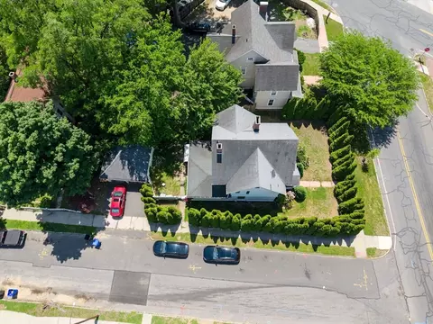 View/Area - 415 Maple St, Springfield, MA 01105 photo 2 of 6