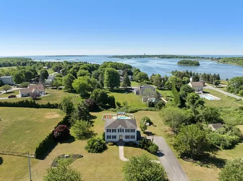 1 Mark Dr, Fairhaven, MA 02719