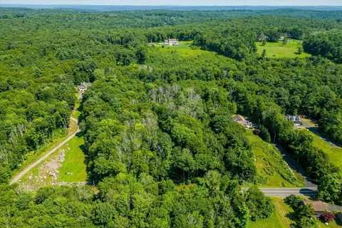 2 Petersham Rd # E, Hardwick, MA 01082 photo 4