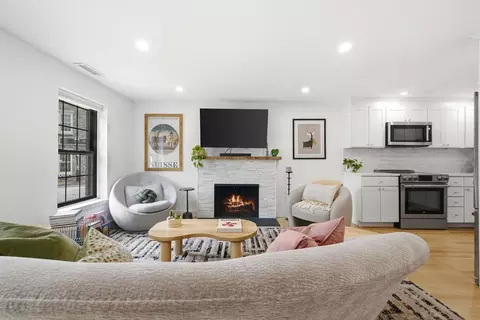 100 Main St #2, Boston, MA 02129