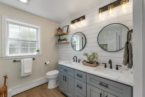 Bath - 12 Longmeadow, Windham, NH 03087 photo 3 of 4