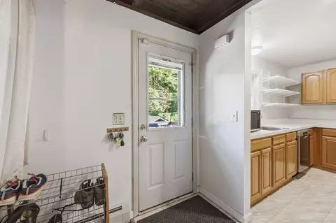 Entry Way - 93 Beaver Lake Rd, Ware, MA 01082 photo 1 of 3