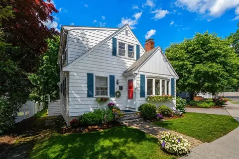 11 Country Rd, Brookline, MA 02445