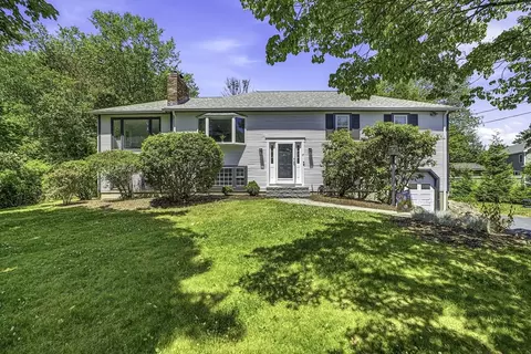 17 Eric Ln, North Attleboro, MA 02760