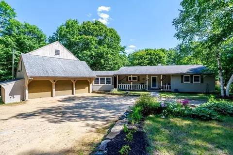 17 Mayo Rd, Hubbardston, MA 01452