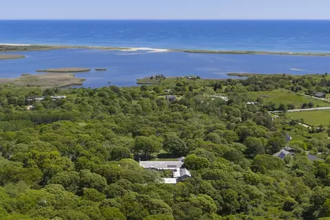 8 Snail Rd, Chilmark, MA 02535