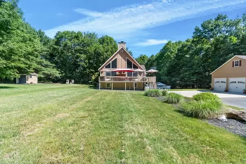 12 Dakel Dr, Freetown, MA 02702