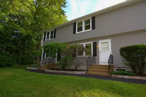 270 Sunderland Rd #24, Worcester, MA 01604