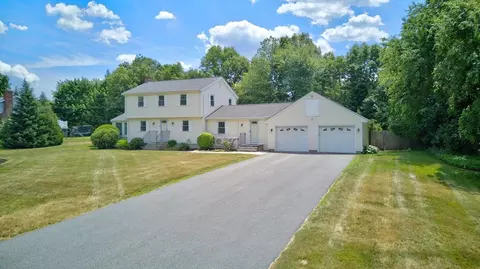 10 Hemlock Rd, Andover, MA 01810