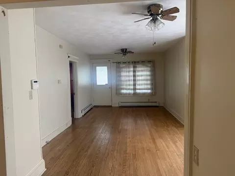 Living - 80 Newhall St, Springfield, MA 01109 photo 3 of 5