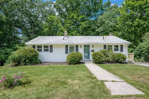 42 Iowa St, Worcester, MA 01602