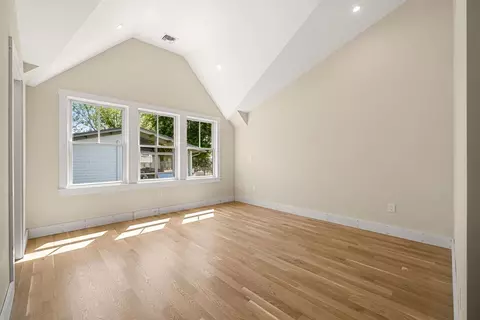 Bedroom - 10 Naugus Ave, Marblehead, MA 01945 photo 2 of 6