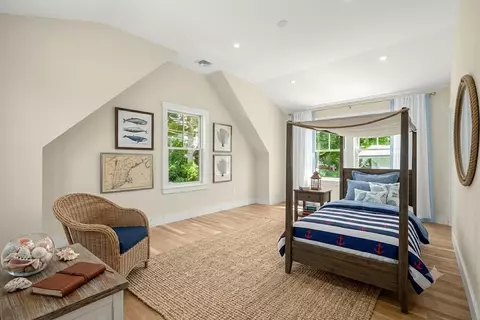 Bedroom - 10 Naugus Ave, Marblehead, MA 01945 photo 3 of 6