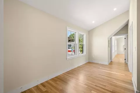 Bedroom - 10 Naugus Ave, Marblehead, MA 01945 photo 6 of 6