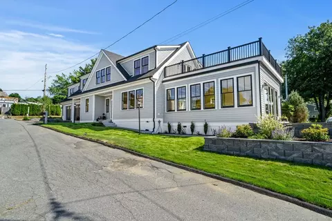 Exterior - 10 Naugus Ave, Marblehead, MA 01945 photo 4 of 4