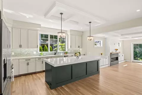 Kitchen - 10 Naugus Ave, Marblehead, MA 01945 photo 1 of 3