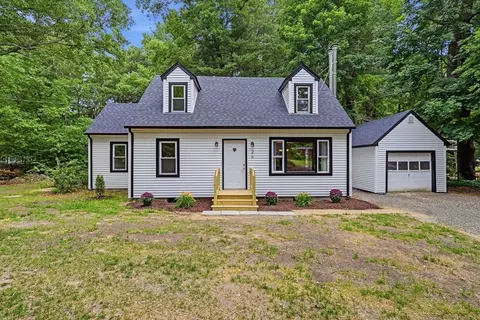 26 Wood Rd Ext, Westfield, MA 01085
