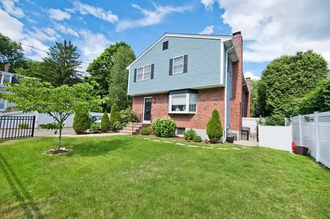 8 River St, Newton, MA 02465