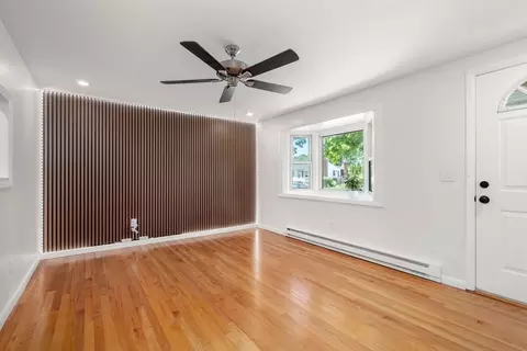 Living - 188 Moss Rd, Springfield, MA 01119 photo 3 of 3