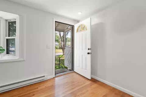 Entry Way - 188 Moss Rd, Springfield, MA 01119 photo 1 of 3