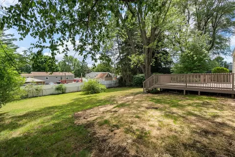 Exterior - 188 Moss Rd, Springfield, MA 01119 photo 5 of 8