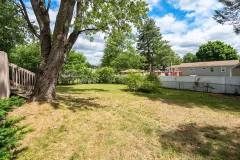 Exterior - 188 Moss Rd, Springfield, MA 01119 photo 8 of 8