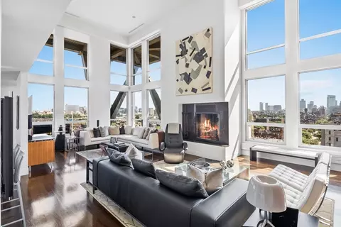 360 Newbury St #810, Boston, MA 02115