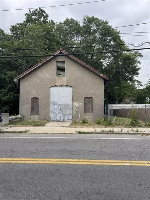 138 Perkins Ave, Brockton, MA 02303