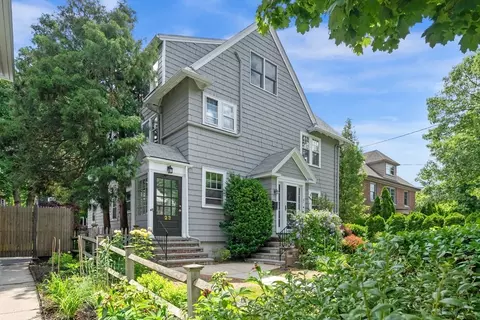 21-23 Grozier Rd #23, Cambridge, MA 02138